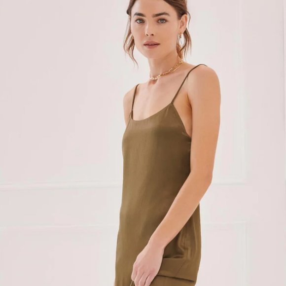 Something Navy Olive Midi Dress - Picture 7 of 11